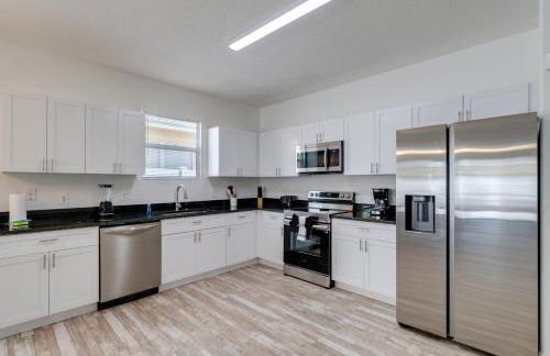 5/3 Pool Home Located in Sunset Ridge Community! - Foto 22