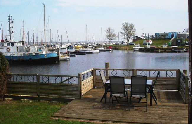 Chalet Gaby With Sauna, Private Dock, and Canoes at Lauwersmeer - Foto 9