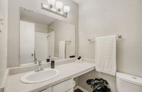 Urban Chic Getaway 2B - Sleeps 6 - Pool Prkg, WD - Foto 20