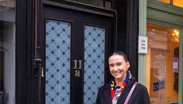 Ted Lasso Black Cab Tour - Photo 5