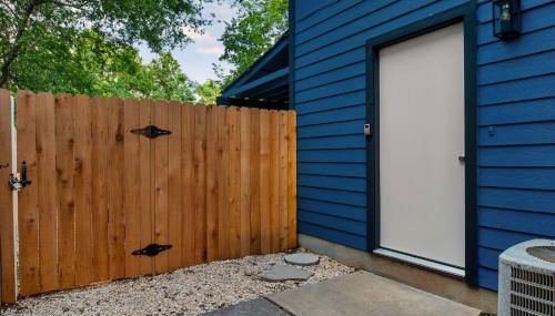 Posh & Serene 2BR w Private Patio - Foto 3