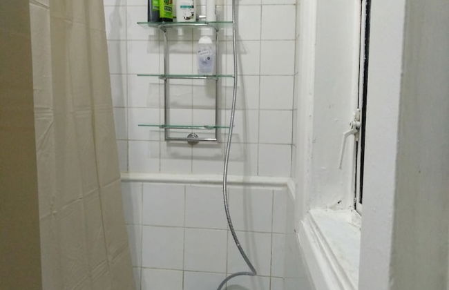 London Airport Comfort - Photo 8