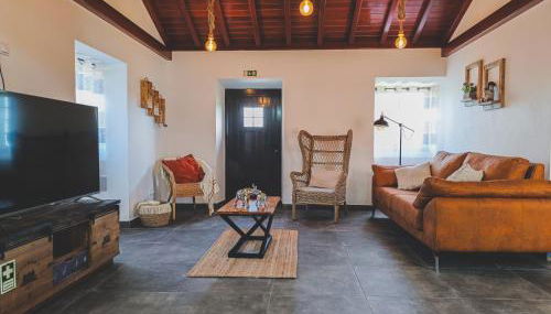 Laura's Cottage AL - Photo 4