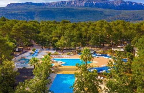 Bungalow confortable à Nans-les-Pins avec piscine partagée - Photo 1