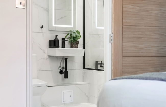 Luxury Apartment in Central London - Photo 22