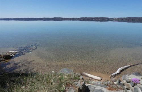 Cottage on Torch Lake - Foto 1