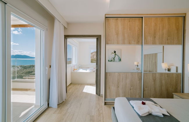 The Three Graces - Photo 9