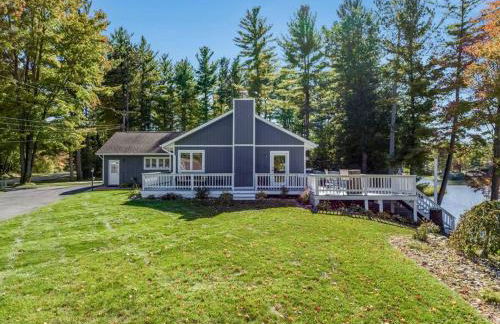 Lakefront Luxury with Private Beach, Sleeps 14 - Foto 26