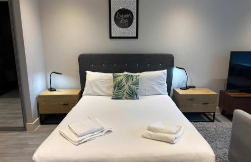 Modern Studio in Bracknell with free Parking - Photo 8