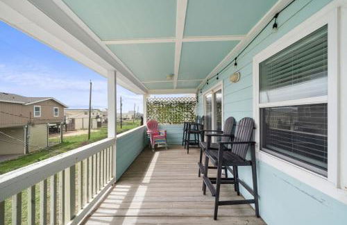 2nd Row Home Close to Beach - Foto 24