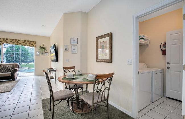 Tropical and Peaceful This 5 bed With Pool Spa - Foto 8