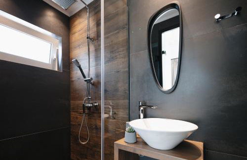 Solis Villa, with Heated Pool & 5 minutes to Beach, By ThinkVilla - Photo 33