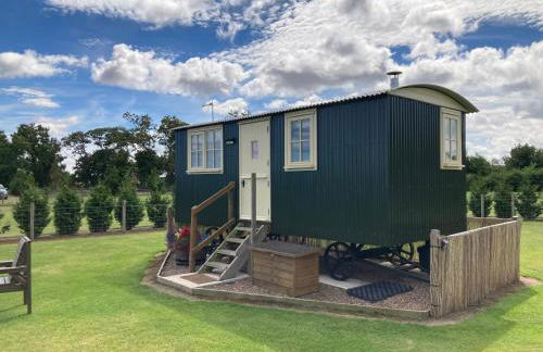 The Hawthorn Shepherds Hut - Photo 1