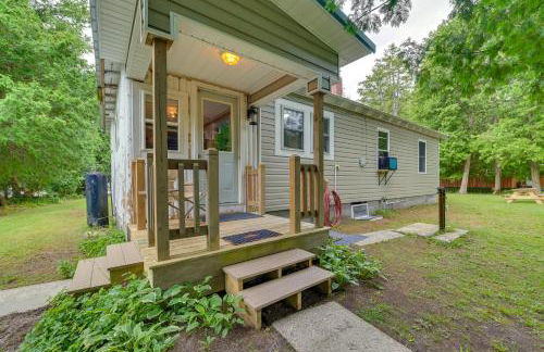 Lakefront Michigan Abode with Deck and Fire Pit! - Foto 26