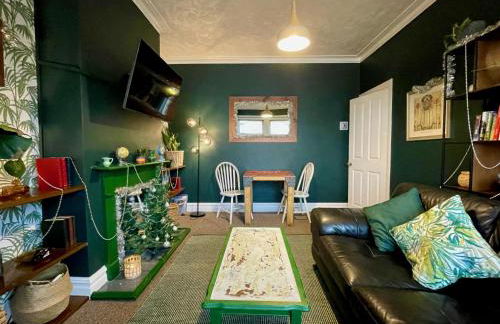 Stylish and artistic flat in Southend on Sea - 2 Double Bedrooms, Free on-street parking - Foto 47