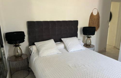 Logement cosy avec piscine ,parking et jardin - Photo 37