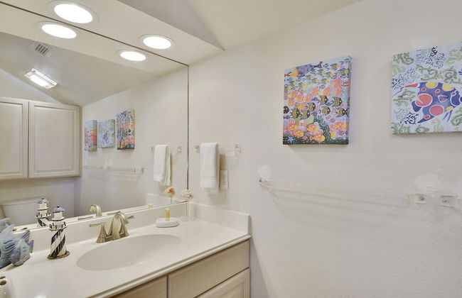 By the Sea - Foto 23