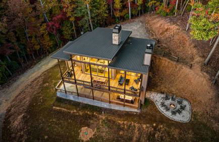 Honeysuckle Chalet - Luxe Mountain Chalet - Hot Tub, Wi-Fi, Pool Table, Party Deck, Fire Pit - 15 mins to Blue Ridge! - Foto 74