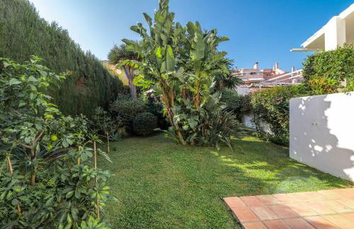 Villa in Marbella with golf views - Photo 18