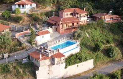 ZenTerra Country house with prive swimming pool and view - Foto 1