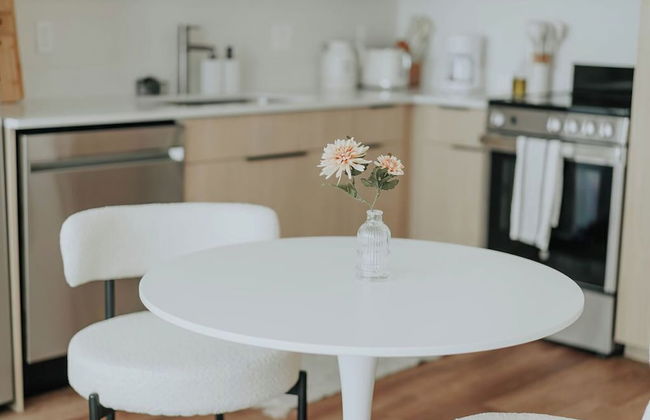 NEW Minimalist & Clean Apt in Downtown SLC - Foto 2