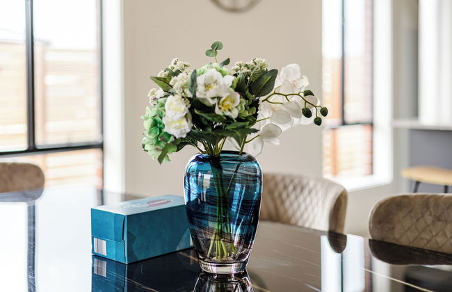 StayAU Charming 4BR Retreat Wyndham Vale - Foto 72