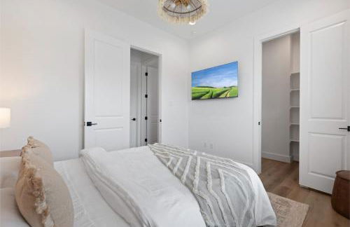 2 Luxury Homes in 1 - Walk to Nightlife & Stadiums - Foto 20