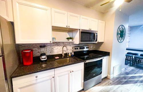 Modern Condo Central Huron Boat Basin Area - Foto 10