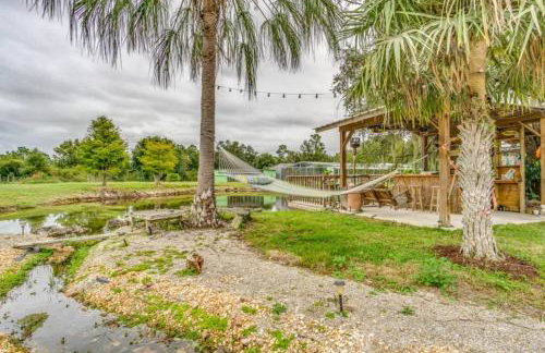 Tropical getaway Pool and tiki bar - Photo 35