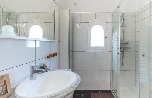 Spanish Style-Villa, heated pool & sea view - Photo 14