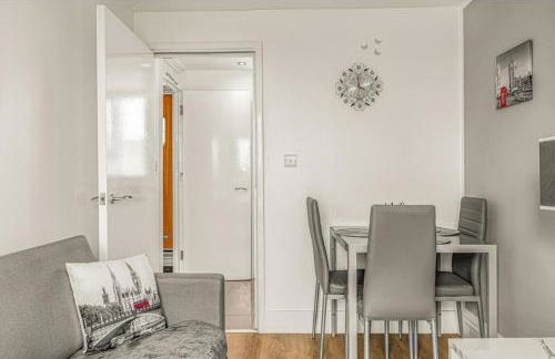 Amazing Marina-Overlooking 1Bed - Photo 12