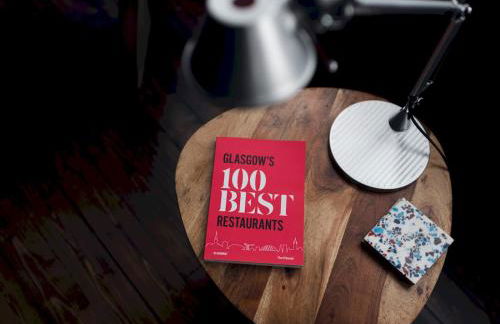 Beautiful, traditional 2 bed flat w free parking - Pass the Keys - Photo 31