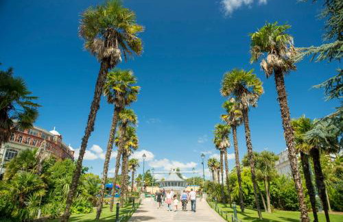 CHURCH ROAD by BOURNECOAST - A Spacious Bungalow in the Popular Hengistbury Head Area Near the Sandy Beaches - HB5830 - Foto 39