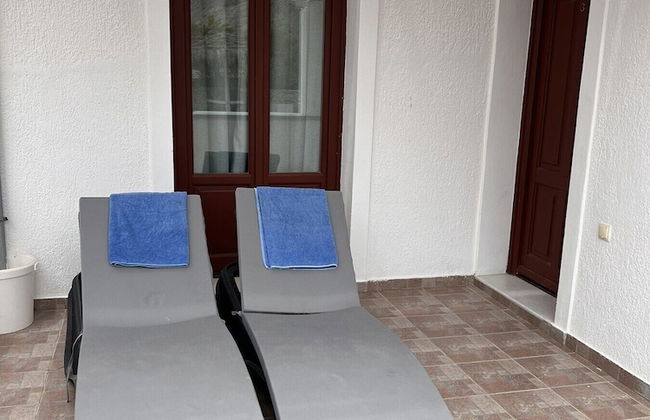 Birds Villa Apartments with Heated Pool - Including Car and Breakfast - Photo 41