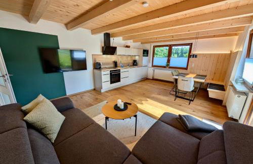 Gästehaus Philipp im Herzen des Fichtelgebirges - 5 Ferienwohnungen, großes Grundstück, Wald und Wiese, Wohnung mit privater Sauna, kostenfreie Parkplätze, WLAN - Foto 3