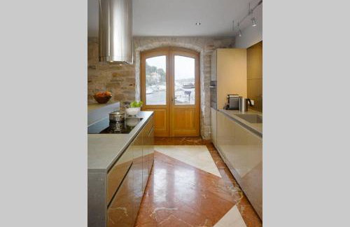 Private luxury Villa del Mar on Solta for up to 10 persons, heated pool, free parking, next to sea! FREE Kajak & Mountainbikes, GREAT living area & privacy! - Foto 20