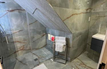 Shri's Palace beautiful getaway - Foto 24