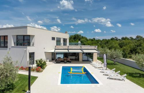Holiday Home Villa EmMa mit 5 Schlafzimmern und beheiztem Pool by Interhome - Foto 1
