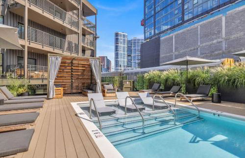 Skyline Nights in Downtown Nashville Walk to Broadway with Pool and Gym - Foto 70