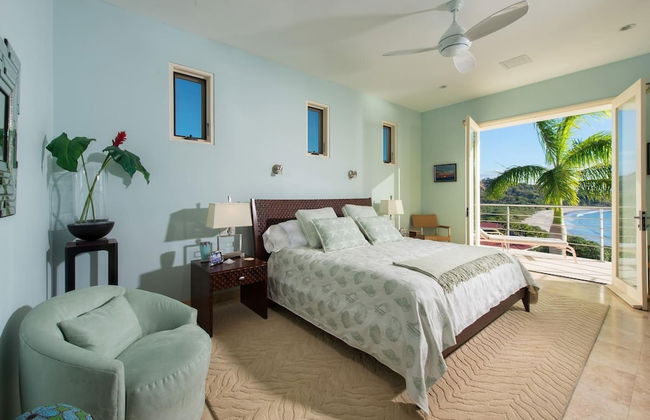 Exquisite Hilltop Villa with Luxurious Modern Design, Sweeping Ocean Views & Sparkling Infinity Pool - Foto 7