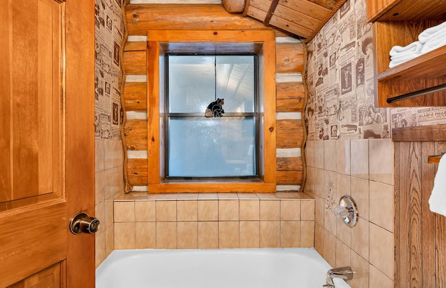 The Log Home Quintessential Log Cabin in Ynp! - Foto 24