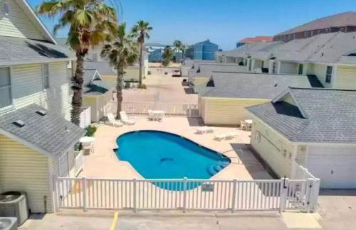 Spacious Home, Short Walk to Beach, Heated Pool! - Foto 36