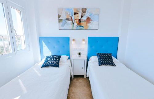 Apartamento prémium con 5 Piscinas Barbacoa Tenis Frontenis - Foto 25