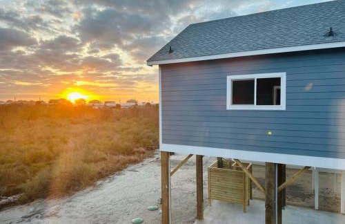 NEW Tiki House! Near Beaches, Sleeps 6-7 - Foto 40