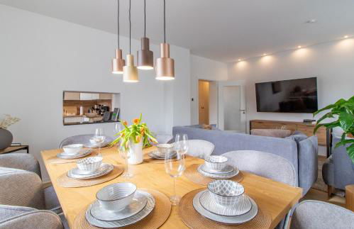 Stilvolles City-Apartment I WLAN l Küche I Zentral I 8P - Foto 3