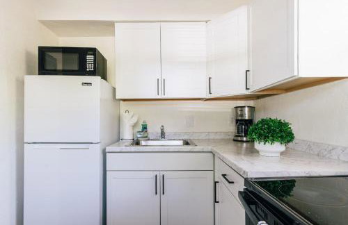 One bedroom private apt 2 blocks to beach King Bed - Foto 14