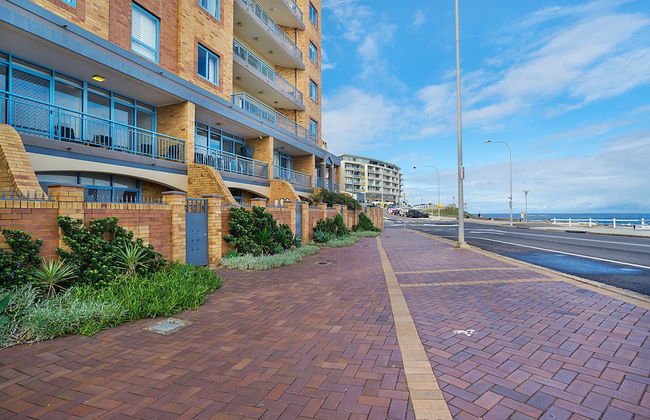 Newcastle Short Stay Apartments - Sandbar Newcastle Beach - Photo 12
