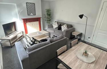 3-Bed Apartment Central Greenock - Photo 7