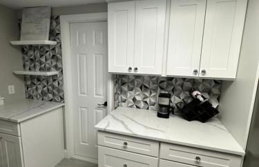 Luxurious, newly renovated retreat - Photo 5