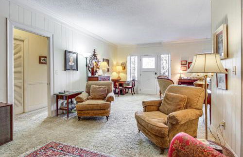 Central and Ornate Sewanee Home with Screened-In Porch - Foto 7